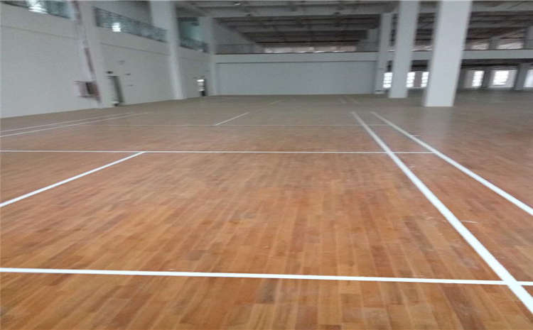 橡胶木木地板篮球馆怎么保养？