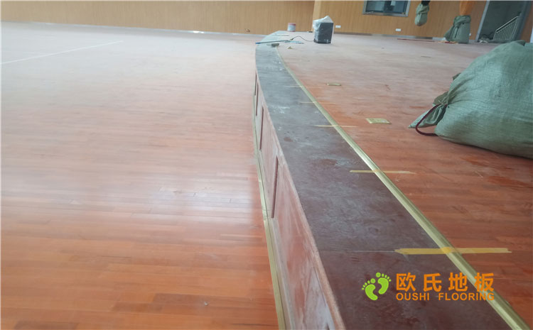 福建漳州市一职业学院体育馆木地板案例